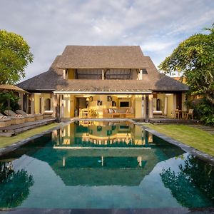 Space Villas Bali Seminyak Exterior photo