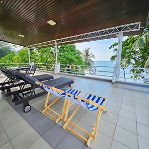 Little Heaven By Sky Hive, A Beach Front Bungalow Tanjung Bungah  Exterior photo