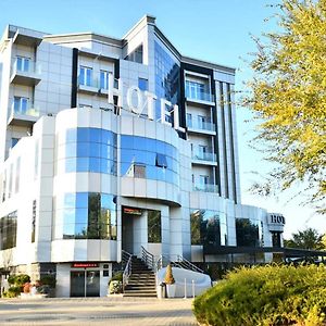 Hotel Zeneva Lux Kragujevac Exterior photo