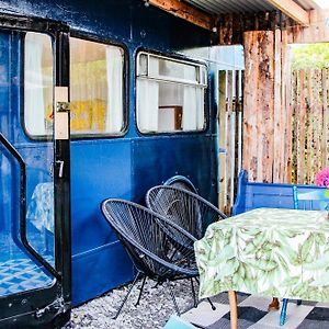 Double Decker Bus At Valentia Island Escape Hotel Chapeltown Exterior photo