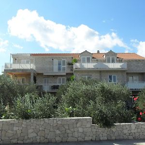 Apartments Lumbarda Beach Exterior photo