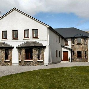 All The Twos Lodge Clifden Exterior photo