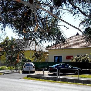 Hotel Gyongyszem Vendeghaz Eger Exterior photo