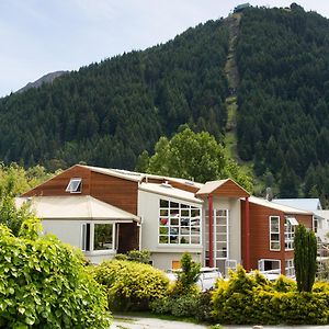 Haka House Queenstown Hostel Exterior photo