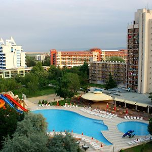 Hotel Iskar & Aquapark Słoneczny Brzeg Exterior photo