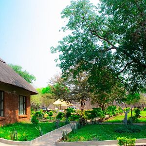 Irock Lodge Victoria Falls Exterior photo