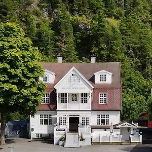 Valldal Fjord Lodge B&B Exterior photo