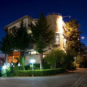 Hotel Baron Tirana Exterior photo