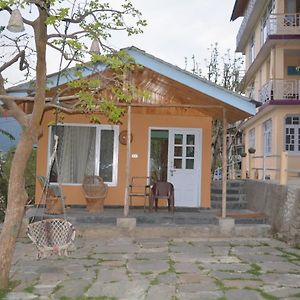 Malis Apple Lodge Nagar  Exterior photo