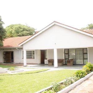 Amazing Guest House Harare Exterior photo