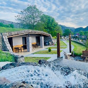 Hotel Hobbiton Near Vardzia Caves T'mogvi Exterior photo