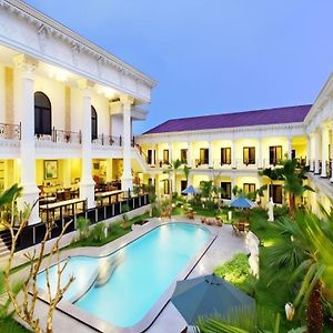 The Grand Palace Hotel Yogyakarta Exterior photo