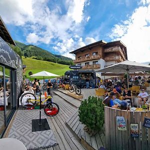 Skill Mountain Lodge - Ski Und Bike Hostel Inklusive Joker Card Saalbach-Hinterglemm Exterior photo
