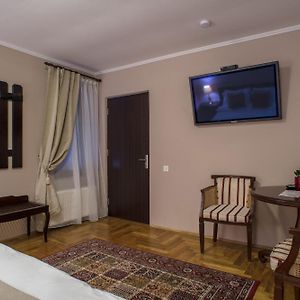 Hotel Drachenhaus Brașov Room photo