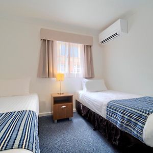 Albany Motel & Apartments Room photo
