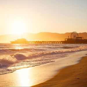 Loews Santa Monica Beach Hotel Los Angeles Exterior photo