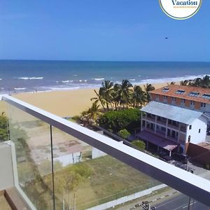 Negombo Ocean Breeze Luxury Studio By Serendib Vacation Apartment Exterior photo