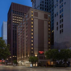 Hampton Inn Cleveland-Downtown Exterior photo