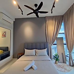 Arte Mont Kiara By Autumn Suites Premium Stay Kuala Lumpur Room photo