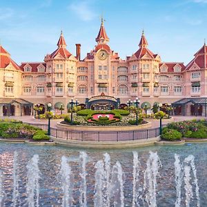 Disneyland Hotel Chessy  Exterior photo