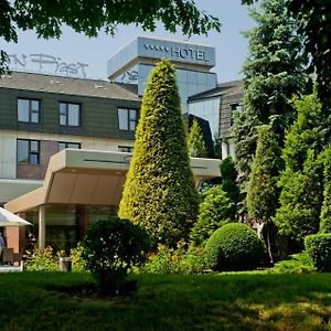 Booking Hotel Crown Piast & Spa Krakow Exterior photo