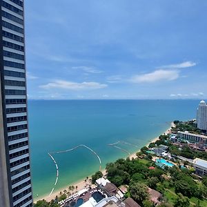 Sea View Apartment In Pattaya Exterior photo