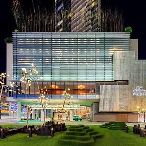 Fairmont Pacific Rim Hotel Vancouver Exterior photo