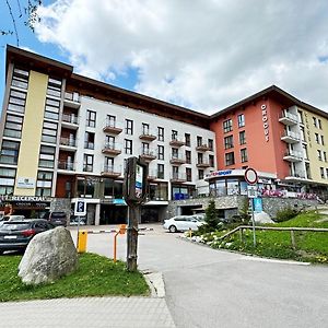 Hotel Crocus Strbske Pleso Exterior photo