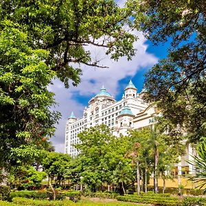 Waterfront Cebu City Hotel & Casino Exterior photo