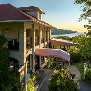 Auberge Des Falaises Hotel La Malbaie Exterior photo