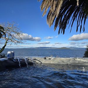 Lake Haven - On The Lakefront Villa Hamurana Exterior photo