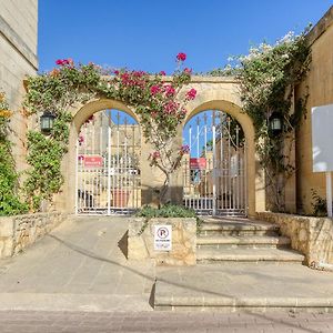 Villagg tal-Fanal Għasri Exterior photo