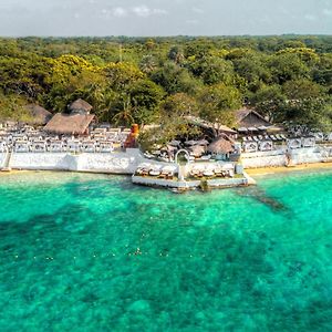 Bora Bora Beach Club & Hotel Isla Grande  Exterior photo