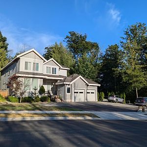 Entire Forest Home Surrey Exterior photo