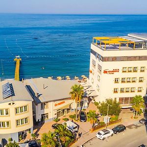 Aragosta Hotel & Restaurant Durres Exterior photo