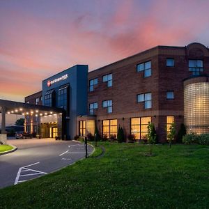 Hotel Best Western Plus Montreal East Exterior photo