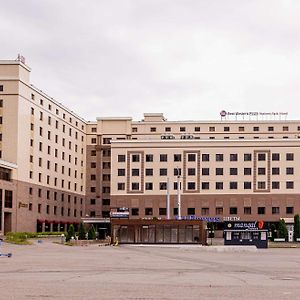 Best Western Plus Atakent Park Hotel Almaty Exterior photo