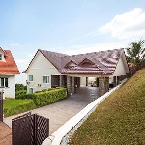 Panoramic Seaview Holiday Home - Batu Ferringhi Exterior photo