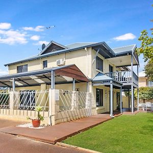 Observatory Guesthouse - Adults Only Busselton Exterior photo