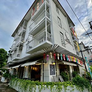 Wua Lai Boutique Hotel Chiang Mai Exterior photo