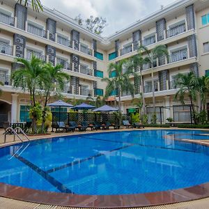 Angkor Holiday Hotel Siem Reap Exterior photo