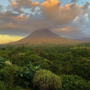 Lost Iguana Resort And Spa La Fortuna Exterior photo