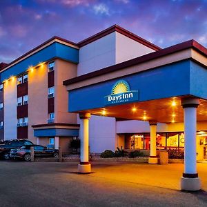 Days Inn & Conference Centre By Wyndham Camrose Norsemen Exterior photo