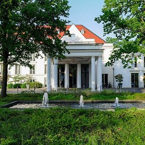 Kempinski Hotel Frankfurt Gravenbruch Exterior photo