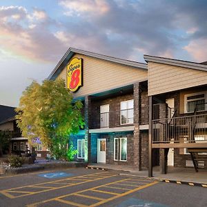 Super 8 By Wyndham Fort Mcmurray Motel Exterior photo