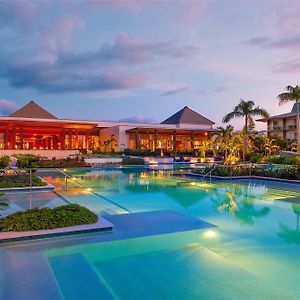 Crowne Plaza Fiji Nadi Bay Resort & Spa, An Ihg Hotel Exterior photo