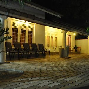 Dions Guest House Negombo Exterior photo
