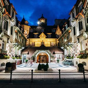 Hotel Barriere Le Normandy Deauville Exterior photo