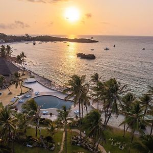 Hemingways Watamu Hotel Exterior photo