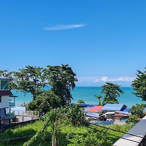 Sea Lion By The Beach Apartment George Town Exterior photo